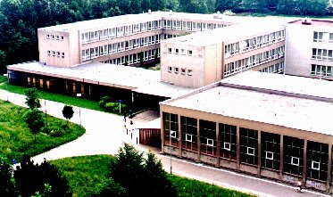 Budova.jpg (36887 bytes)